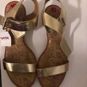 NWT Sam Edelman  Gold shoes